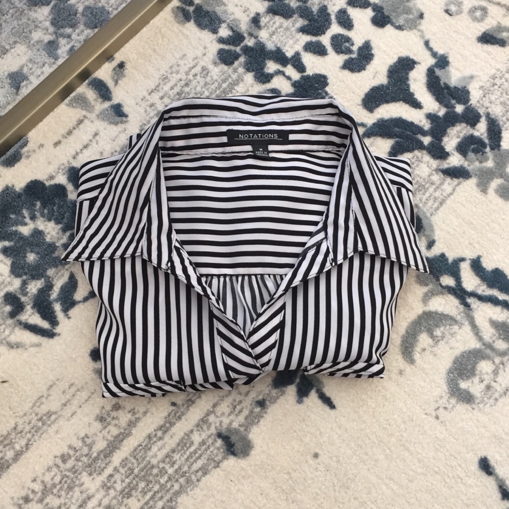 Notations black and white button down